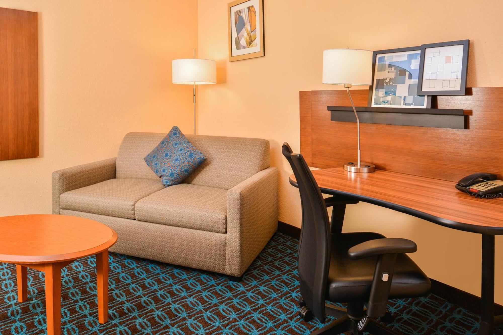 Fairfield Inn & Suites Бомонт Екстериор снимка