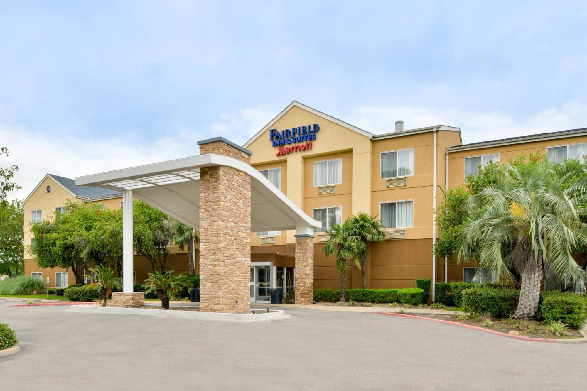 Fairfield Inn & Suites Бомонт Екстериор снимка