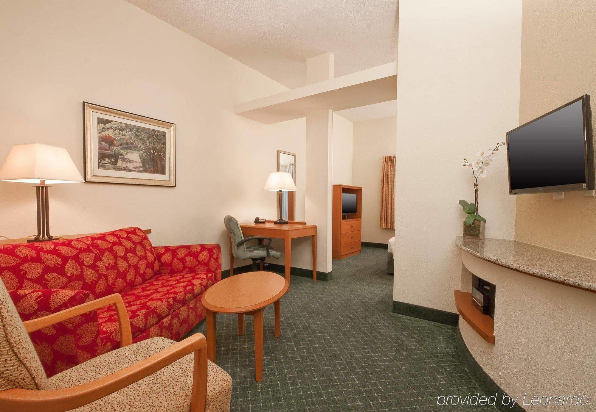 Fairfield Inn & Suites Бомонт Екстериор снимка