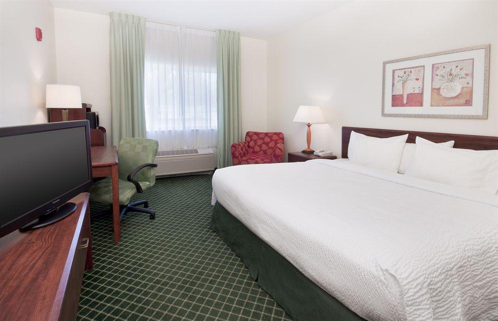 Fairfield Inn & Suites Бомонт Екстериор снимка